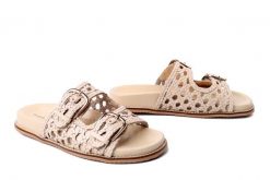 GIOSEPPO 79032 Ogunquit off-white, klapki damskie. Brązowe klapki damskie Gioseppo, na lato, w ażurowe wzory, ze skóry, bez obcasa, na obcasie, bez zapięcia. Za 331.42 zł.