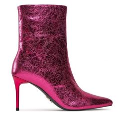 Botki Steve Madden. Czerwone botki damskie Steve Madden, bez wzorów, bez obcasa, na szpilce, bez zapięcia. Za 589.99 zł.