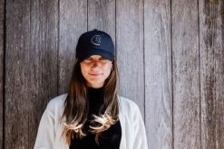 Czapka z daszkiem Kentucky. Niebieskie czapki damskie KENTUCKY HORSEWEAR, bez wzorów, z bawełny. Za 177.50 zł.