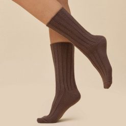 Brązowe skarpetki damskie Gabriella wełna merino 1213. Brązowe skarpetki damskie Gabriella, bez wzorów, z elastanu. Za 35.90 zł.