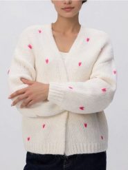 Kardigan w serca - kremowy. Białe kardigany damskie Reserved, l, bez wzorów, z dzianiny, bez kołnierzyka. Za 139.99 zł.