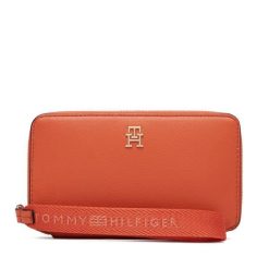 Portfel Tommy Hilfiger. Brązowe portfele damskie Tommy Hilfiger. Za 269.99 zł.