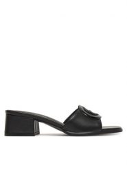 Guess Klapki FLJCNN LEP03 Czarny. Czarne klapki damskie Guess, z aplikacjami, ze skóry, bez obcasa, bez zapięcia. Za 449.99 zł.