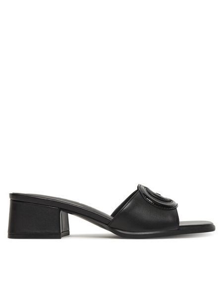 Guess Klapki FLJCNN LEP03 Czarny. Czarne klapki damskie Guess, z aplikacjami, ze skóry, bez obcasa, bez zapięcia. Za 246.99 zł.