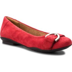 Baleriny CLARKS - Neenah Lark 261355654 Red Suede. Czerwone balerinki damskie Clarks, bez wzorów, z materiału, klasyczne, bez obcasa, na płaskiej podeszwie, bez zapięcia. W wyprzedaży za 229.00 zł.