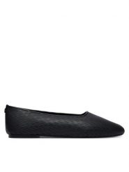 Calvin Klein Baleriny Oblique Ballerina Cut Lth HW0HW03033 Czarny. Czarne balerinki damskie Calvin Klein, bez wzorów, ze skóry, bez obcasa, bez zapięcia. Za 449.99 zł.