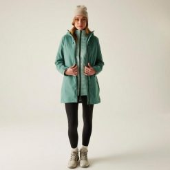 Kurtka zimowa damska 3 w 1 Denbury. Zielone kurtki sportowe damskie Regatta, na zimę, bez wzorów, z puchu, bez ramiączek, bez kaptura, trekkingowe. W wyprzedaży za 422.99 zł.