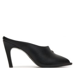 Klapki REPLAY. Czarne klapki damskie Replay, bez wzorów, bez obcasa, bez zapięcia. Za 439.99 zł.