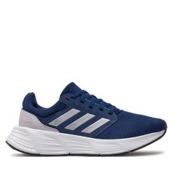 Buty do biegania adidas. Niebieskie obuwie sportowe damskie Adidas, bez wzorów, bez zapięcia, do biegania. Za 199.99 zł.