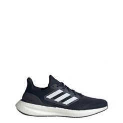 Buty Pureboost 23. Białe buty sportowe męskie Adidas, bez wzorów, z materiału, bez zapięcia, do biegania. W wyprzedaży za 482.45 zł.