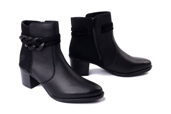 RIEKER Y2066-00 black, botki damskie. Czarne botki damskie Rieker, bez wzorów, bez obcasa, na obcasie, bez zapięcia. Za 399.90 zł.