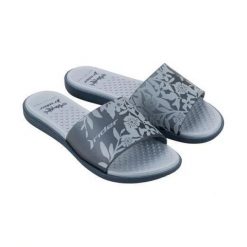 Klapki sportowe damskie Rider Splash VI. Niebieskie klapki damskie Rider, bez wzorów, sportowe, bez obcasa, bez zapięcia. Za 139.00 zł.