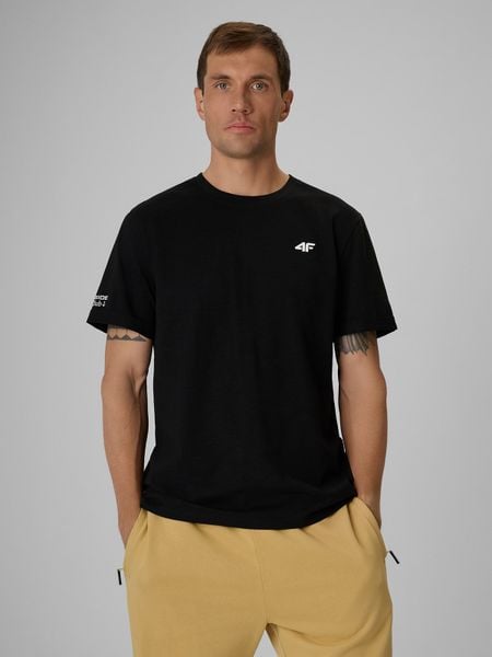 4F T-shirt regular gładki męski - czarny L. Czarne t-shirty męskie 4F, l, bez wzorów, z bawełny, bez kołnierzyka, bez ramiączek. W wyprzedaży za 59.99 zł.