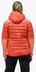 Kurtka damska Norrona Falketind Down750 Hood - orange/peach. Pomarańczowe kurtki sportowe damskie ODLO, bez wzorów, bez ramiączek, bez kaptura. Za 1,289.35 zł.
