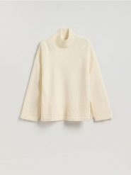 Wełniany sweter z golfem - złamana biel. Swetry nierozpinane damskie Reserved, l, bez wzorów, z wełny, bez kołnierzyka, bez ramiączek. Za 329.99 zł.