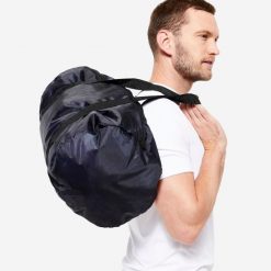 Torba fitness Domyos 30 l. Niebieskie torby sportowe męskie Decathlon, bez wzorów, z materiału. W wyprzedaży za 21.99 zł.