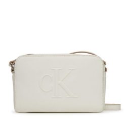 Torebka Calvin Klein Jeans. Białe listonoszki damskie Calvin Klein Jeans, bez wzorów, z jeansu, bez dodatków. Za 249.99 zł.
