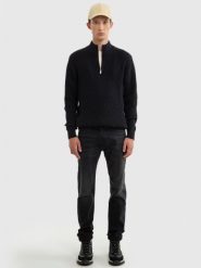 Sweter męski z półgolfem i krótkim zamkiem czarny Karlis 906. Czarne swetry męskie BIG STAR, na zimę, l, bez wzorów, z materiału, retro, bez kołnierzyka, bez ramiączek. W wyprzedaży za 199.99 zł.
