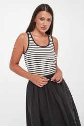 Top damski prążkowany w paski Multik WEEKEND MAX MARA. Topy damskie Weekend Max Mara, m, bez wzorów, prążkowane, bez kołnierzyka, bez ramiączek. Za 339.00 zł.