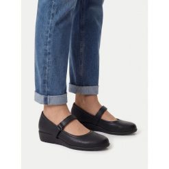 Baleriny Go Soft. Czarne balerinki damskie GO SOFT, bez wzorów, bez obcasa, bez zapięcia. Za 139.99 zł.