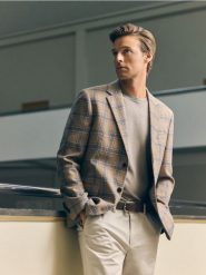 Marynarka slim fit w kratę - beżowy. Brązowe marynarki męskie Reserved, l, bez wzorów, z tkaniny, bez kołnierzyka, bez ramiączek. Za 329.99 zł.