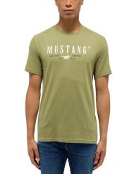 Męski T-Shirt Mustang Style Austin Loden Green 1015829 6353. Zielone t-shirty męskie Mustang, m, bez wzorów, bez kołnierzyka, bez ramiączek. Za 69.99 zł.