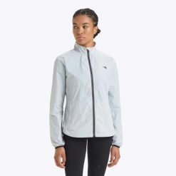 Kurtka damska DIADORA L. PACKABLE WIND JACKET. Białe kurtki sportowe damskie Diadora, l, bez wzorów, z nylonu, bez ramiączek, bez kaptura, do biegania. Za 149.99 zł.