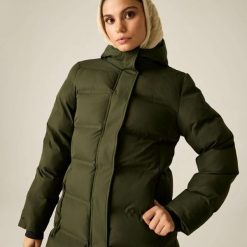 Damska kurtka wander z wystułką. Brązowe kurtki sportowe damskie Dare 2B, bez wzorów, z materiału, bez ramiączek, z kapturem, trekkingowe. Za 239.99 zł.