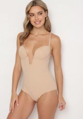 Beżowe Body Modelujące z Usztywnionymi Miseczkami na Regulowanych Ramiączkach Noradia. Brązowe body Born2be, bez wzorów. Za 69.99 zł.