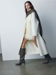 Gładki szalik z wełną - brązowy. Brązowe szaliki damskie Reserved, bez wzorów, z wełny. W wyprzedaży za 69.99 zł.