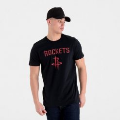 Koszulka sportowa New Era NBA Houston Rockets T-shirt. Czarne koszulki sportowe męskie New Era, s, bez wzorów, bez ramiączek, do koszykówki. Za 99.00 zł.