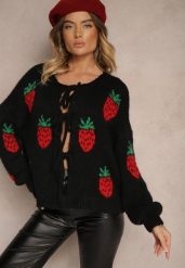 Czarny Wiązany Kardigan z Wełną i Wiskozą z Ozdobnym Wzorem z Truskawkami Cesirae. Czarne kardigany damskie Renee, bez wzorów, z jeansu, biznesowe, bez kołnierzyka. Za 119.99 zł.