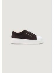 Armani Exchange Trampki XW003067 AF27450 U6032 Brązowy ciemny. Brązowe trampki i tenisówki damskie Armani Exchange, bez wzorów, ze skóry, bez zapięcia. Za 646.42 zł.