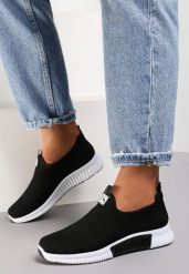 Czarne Buty Sportowe Daemnessa. Czarne obuwie sportowe damskie Renee, bez wzorów, z dresówki, bez zapięcia. Za 39.99 zł.
