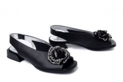 Scaviola SC S-339 BLK czarny, sandały damskie. Czarne sandały damskie Sca'viola, bez wzorów, bez obcasa, bez zapięcia. Za 394.90 zł.