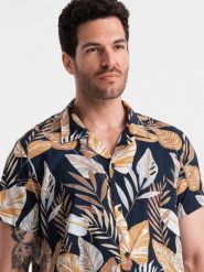Wiskozowa wzorzysta męska koszula z krótkim rękawem – liście V14 - Rozmiar: S. Czarne koszule męskie Ombre Clothing, l, bez wzorów, z materiału, klasyczne, bez kołnierzyka, bez ramiączek. W wyprzedaży za 49.99 zł.