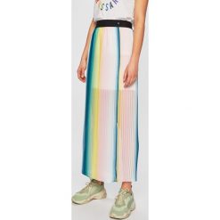 Trussardi Jeans - Spódnica. Spódnice damskie TRUSSARDI JEANS, na co dzień, bez wzorów, z jeansu, z podwyższonym stanem, maxi, plisowane. W wyprzedaży za 479.90 zł.