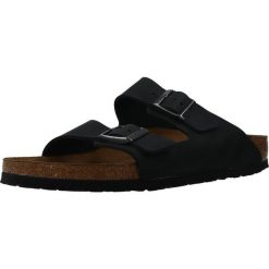 Klapki Birkenstock 552113. Czarne klapki męskie Birkenstock, bez wzorów, z materiału, bez zapięcia. Za 419.00 zł.