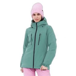 Damska kurtka narciarska Protest Beverly. Niebieskie kurtki sportowe damskie Protest, na zimę, bez wzorów, bez ramiączek, bez kaptura, narciarskie. W wyprzedaży za 813.00 zł.