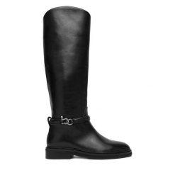 Oficerki GINO ROSSI. Czarne kozaki damskie Gino Rossi, bez wzorów, bez obcasa, na płaskiej podeszwie, bez zapięcia. Za 599.99 zł.