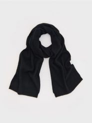 Wełniany szal z kaszmirem - czarny. Czarne szaliki damskie Reserved, bez wzorów, z kaszmiru. W wyprzedaży za 139.99 zł.