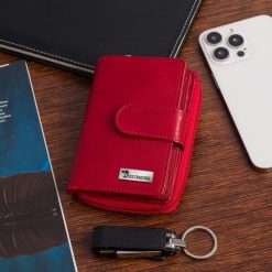 Portfel skórzany damski pionowy RFiD skóra na karty klasyk czerwony Beltimore A02. Czerwone portfele damskie ze skóry. Za 69.90 zł.