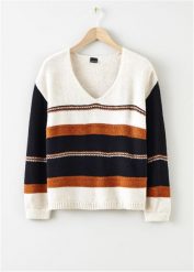 Sweter. Brązowe swetry nierozpinane damskie bonprix, bez wzorów, bez kołnierzyka, bez ramiączek. Za 117.99 zł.