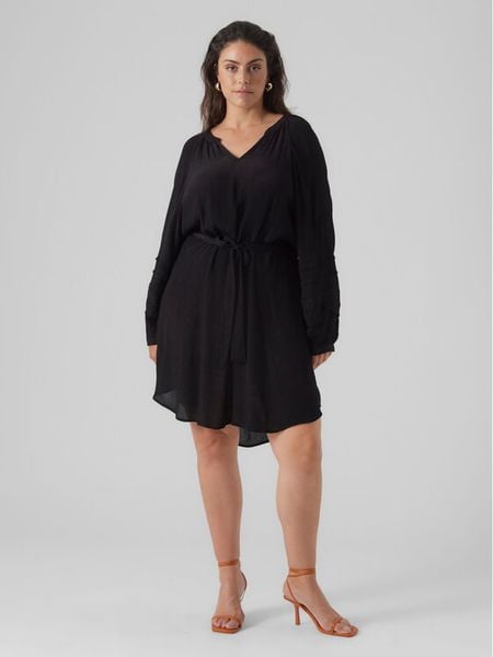 Vero Moda Curve Sukienka codzienna 10297334 Czarny Regular Fit. Czarne sukienki damskie Vero Moda Curve, na co dzień, bez wzorów, z wiskozy, bez kołnierzyka, bez ramiączek, proste. Za 109.99 zł.