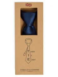 Finshley & Harding London krawat na zamek błyskawiczny wykonany z jedwabiu Mężczyźni Jedwab niebieski, ONE SIZE. Niebieskie krawaty i muchy Finshley & Harding London, bez wzorów, z jedwabiu, biznesowe. Za 149.95 zł.