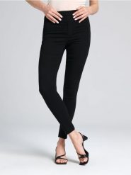 Jegginsy skinny - czarny. Czarne jeansy damskie Sinsay, bez wzorów, z gumy. Za 19.99 zł.