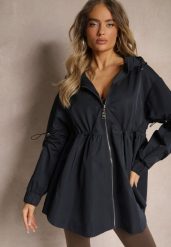 Granatowa Kurtka Parka Ściagana w Pasie Troczkami z Kapturem Evisanale. Niebieskie kurtki damskie Renee, l, bez wzorów, z materiału, z kapturem. Za 119.99 zł.