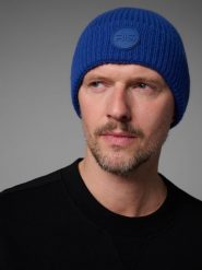 4F Czapka beanie wełniana 4F x Robert Lewandowski - granatowa L. Niebieskie czapki męskie 4F, na zimę, bez wzorów, z dzianiny. Za 99.99 zł.