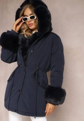 Granatowa Kurtka Parka ze Ściągaczem i Kapturem z Futerkiem Bellad. Niebieskie kurtki damskie Renee, l, z aplikacjami. Za 319.99 zł.