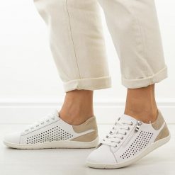 Białe skórzane półbuty damskie barefoot Jezzi Ol38-6. Białe półbuty damskie Jezzi, na jesień, w ażurowe wzory, z jeansu, klasyczne, bez obcasa, na płaskiej podeszwie, bez zapięcia. Za 239.00 zł.